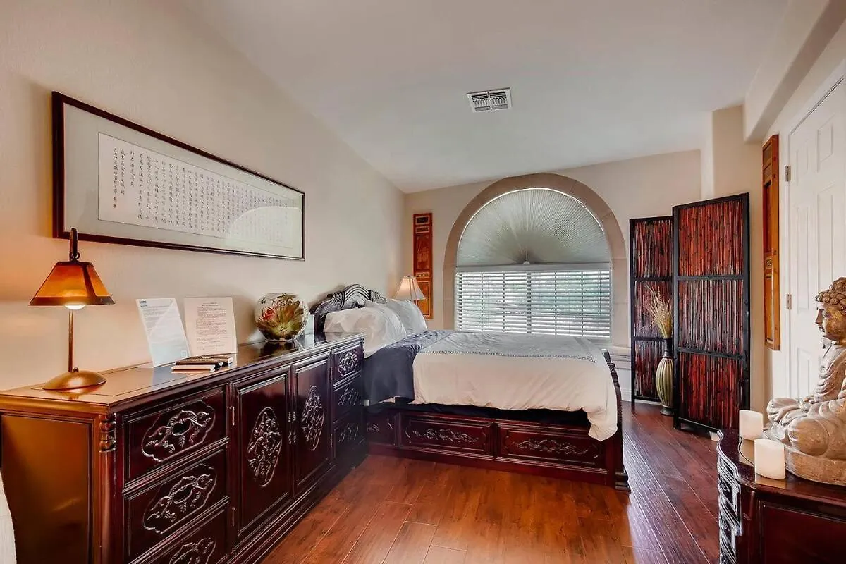 Villa Gordal - Enormous Villa In Las Vegas With 39 Sleeps