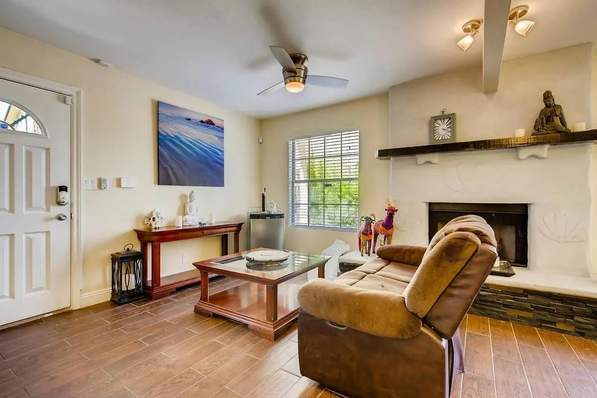 Villa Gordal - Enormous Villa In Las Vegas With 39 Sleeps