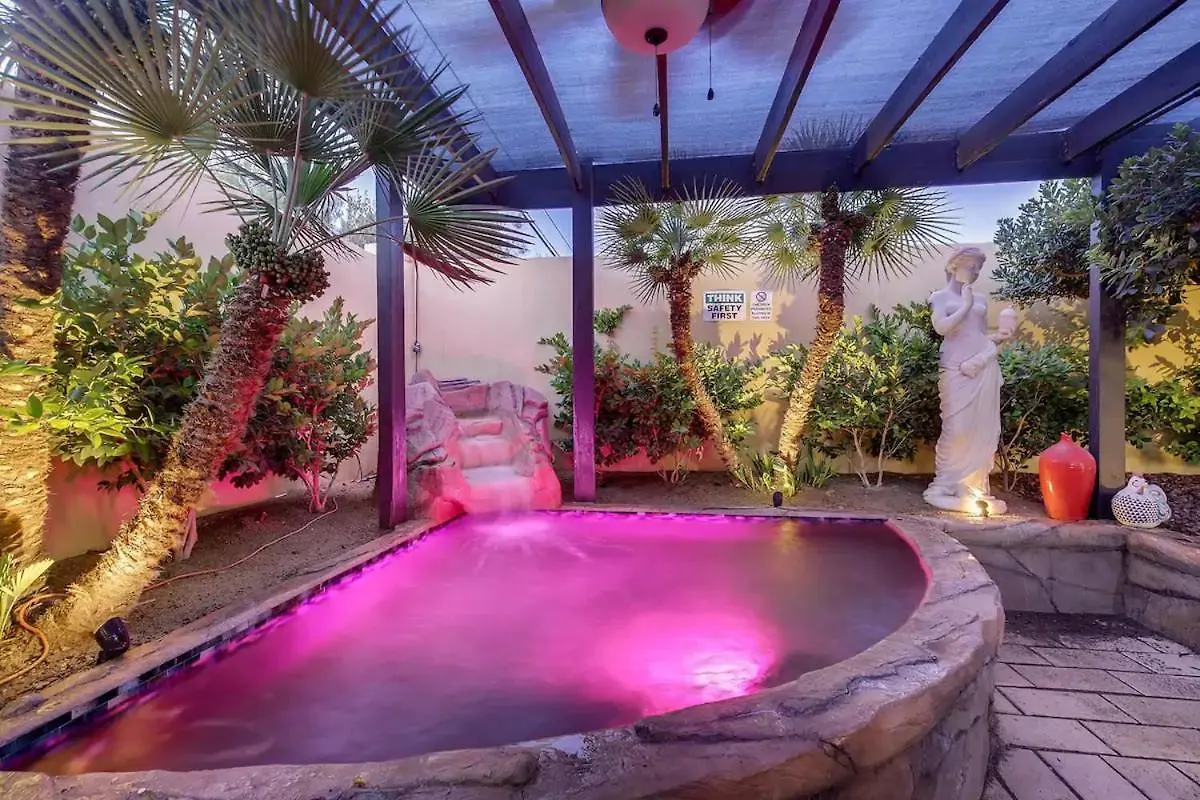 Villa Gordal - Enormous Villa In Las Vegas With 39 Sleeps