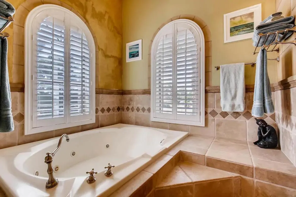 Villa Gordal - Enormous Villa In Las Vegas With 39 Sleeps