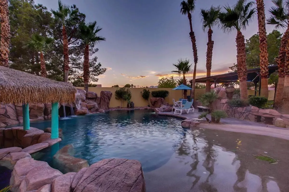 Villa Gordal - Enormous Villa In Las Vegas With 39 Sleeps