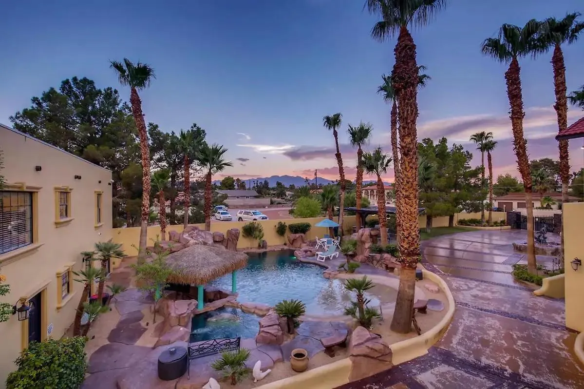 Villa Gordal - Enormous Villa In Las Vegas With 39 Sleeps